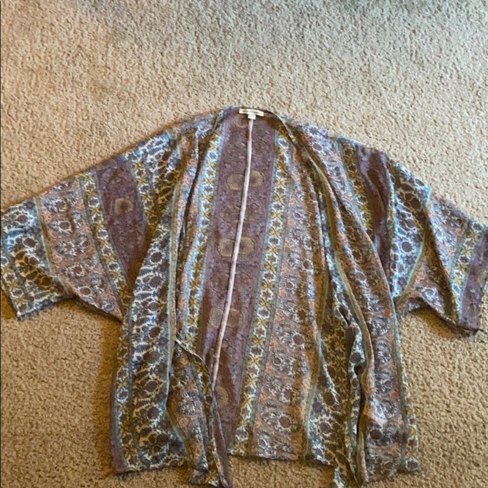 American Eagle Flowy Kimono